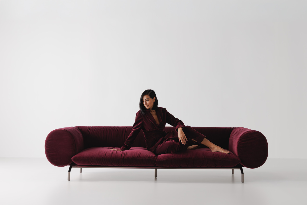 Piu roberta Banqueri Sofá Nave IMG Editar Easy Resize com ()