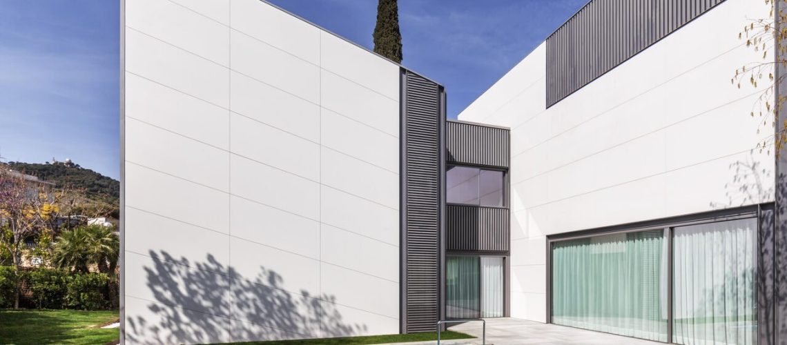 just white facade Easy Resize com